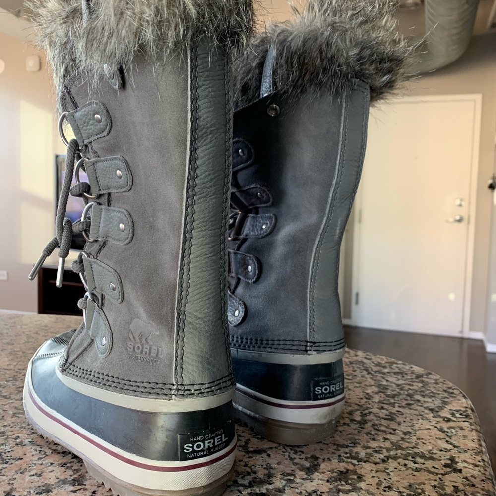 Sorel Joan of Arctic boots. Size 9.